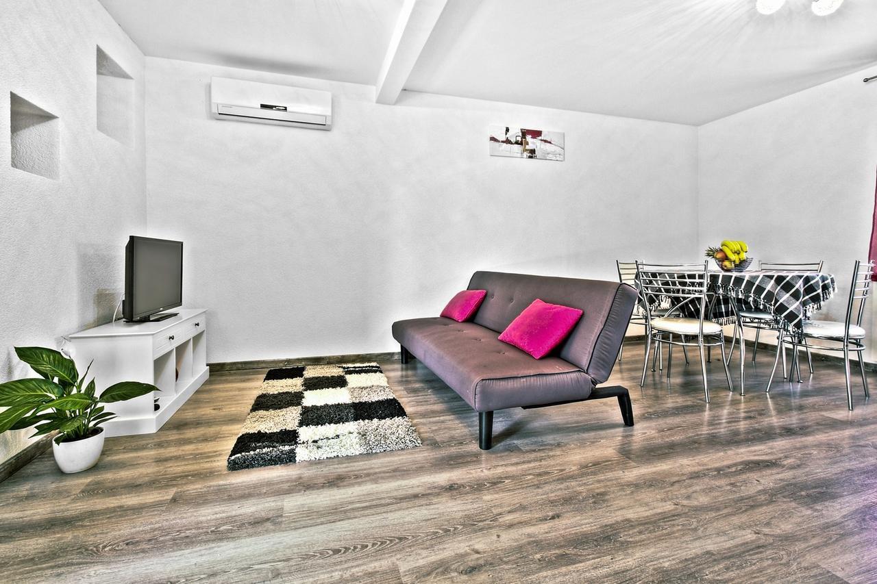 Cici House With Apartment Umag Bagian luar foto
